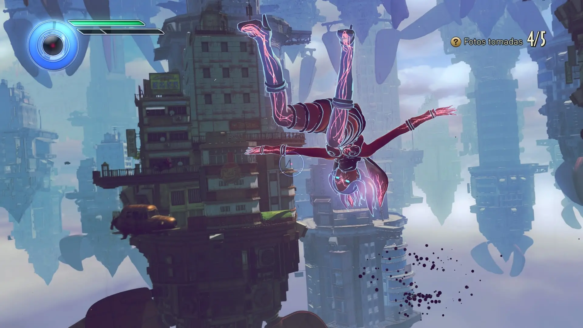 Игровой процесс Gravity Rush 2: Кэт меняет гравитацию над городом