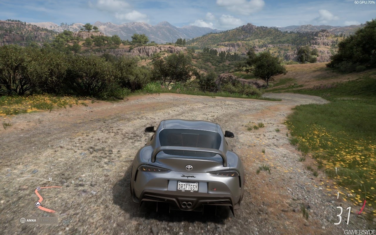 Поездка по открытой местности в Forza Horizon 5