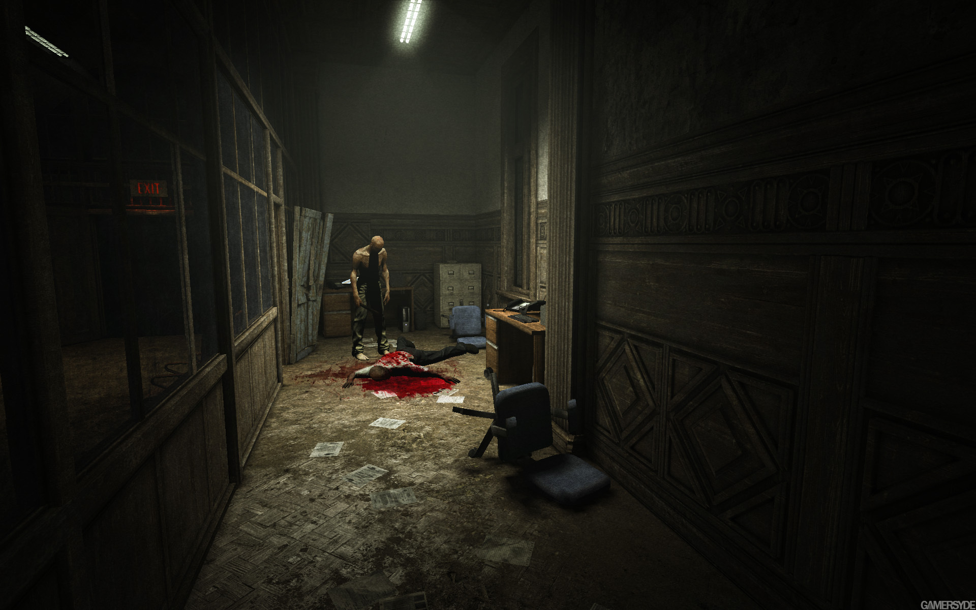 Outlast: исследование коридора лечебницы