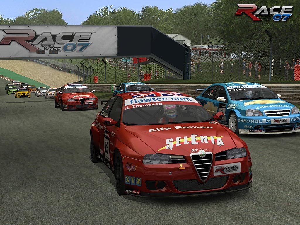Кузовные автомобили на трассе в RACE 07