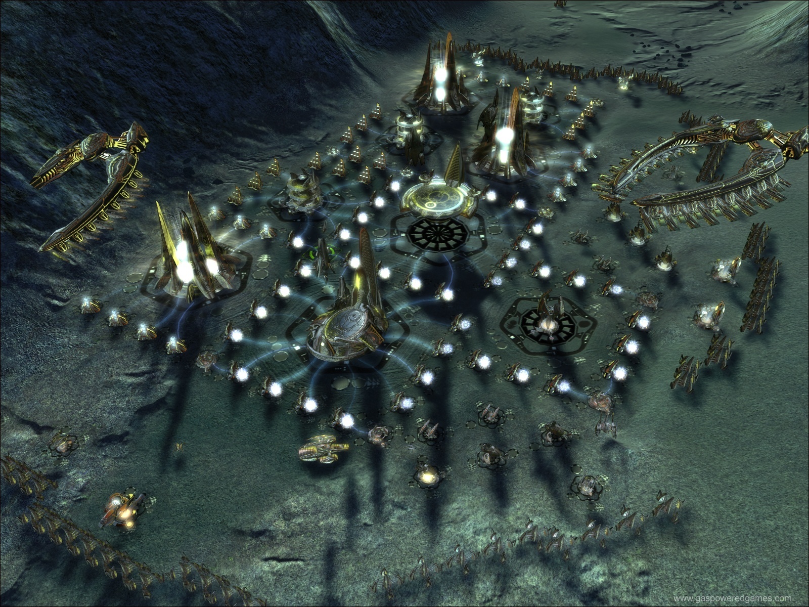 Развитая база и боевые машины в Supreme Commander: Forged Alliance